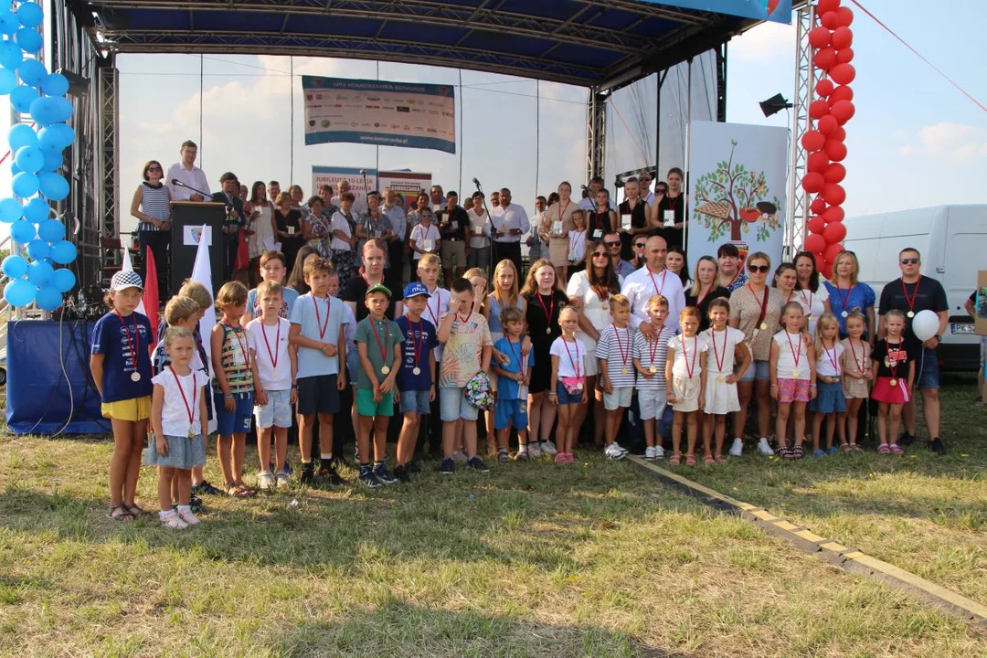 UKS Komorzanka świętował 10-lecie [ZDJĘCIA, WIDEO] - Zdjęcie główne