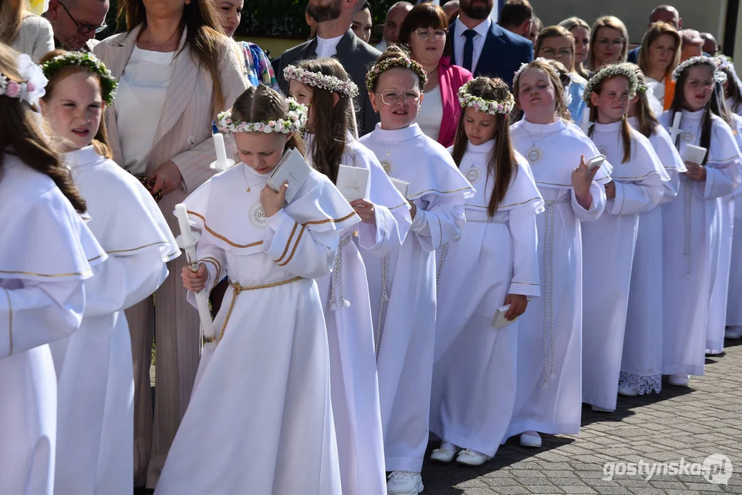 Sakrament I Komunii Świętej w parafii w Pogorzeli