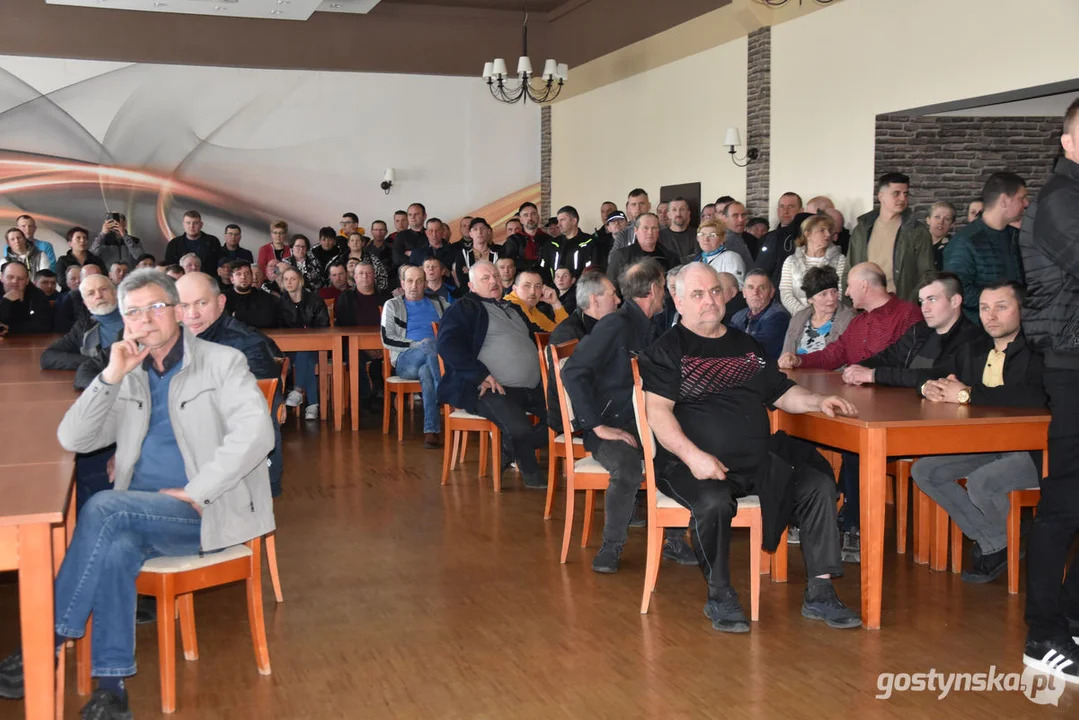 Drugi dzień pikiety rolników - dostawców mleka do Spółdzielni Mleczarskiej w Gostyniu