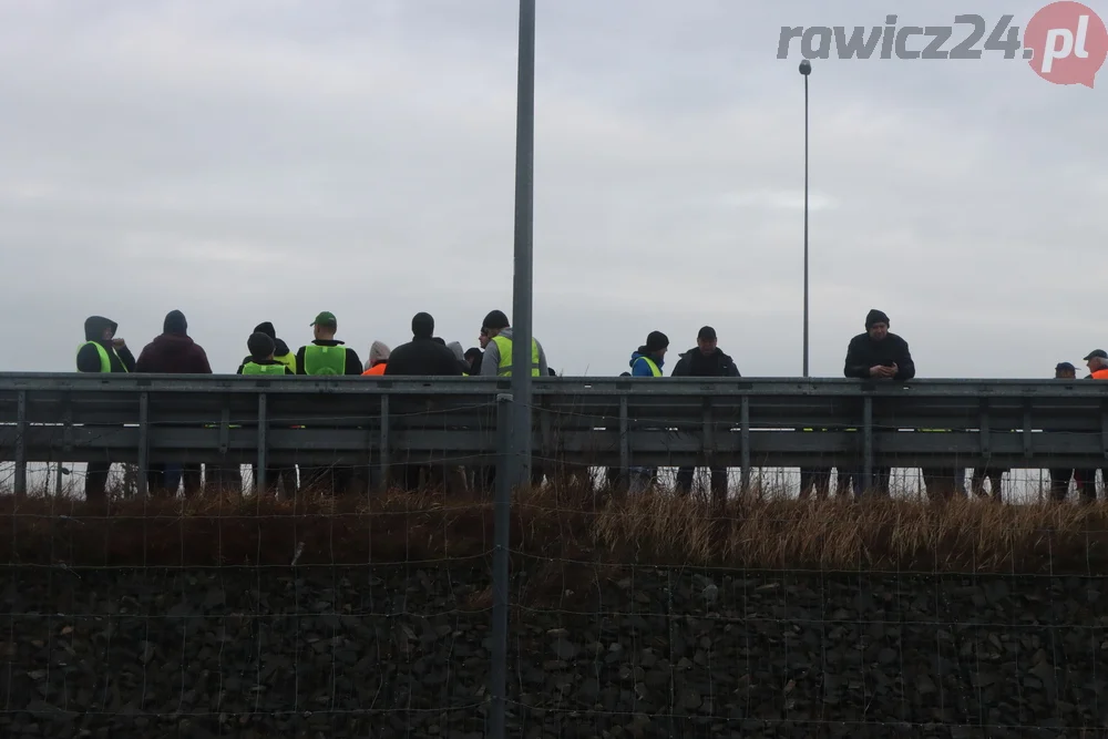 Protest rolników w okolicy Załęcza i na S5