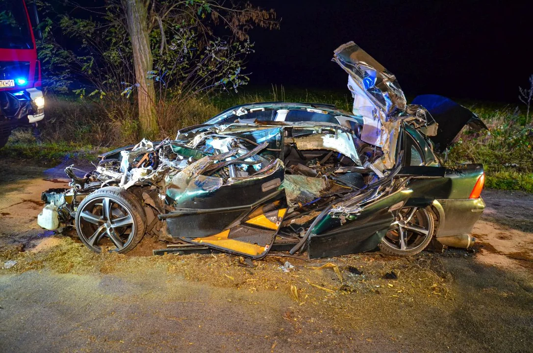 Policja ujawnia wyniki badań kierowcy, który doprowadził do śmiertelnego wypadku na drodze Panienka - Chwałkowo Kościelne - Zdjęcie główne