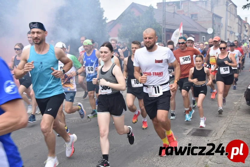 Bieg Zwycięstwa w Bojanowie. Startowali także biegacze z powiatu krotoszyńskiego (ZDJĘCIA) - Zdjęcie główne