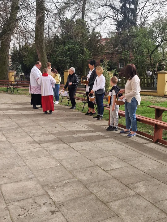 Święcenie potraw w Lutogniewie, Dzierżanowie, Bożacinie i Wróżewach [ZDJĘCIA]