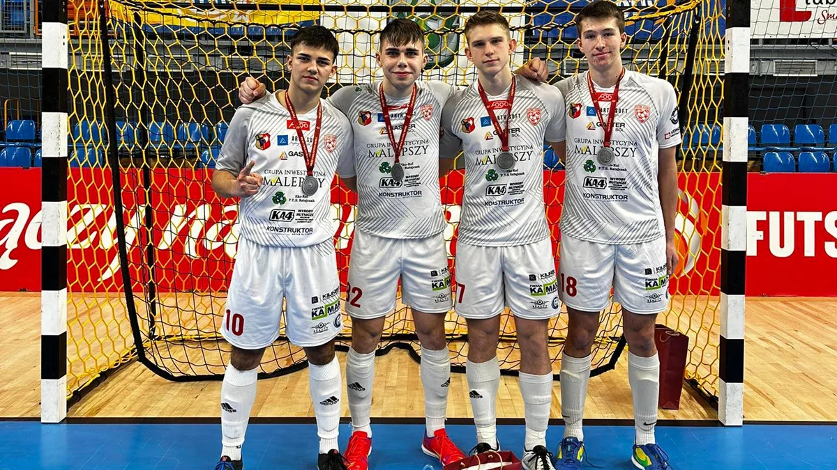 Młodzież powiatu gostyńskiego z medalem Mistrzostw Polski U-19 w futsalu - Zdjęcie główne