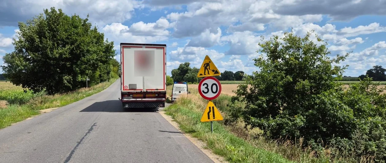 Ignorują zakazy, niszczą drogę. Interwencja ITD w powiecie pleszewskim