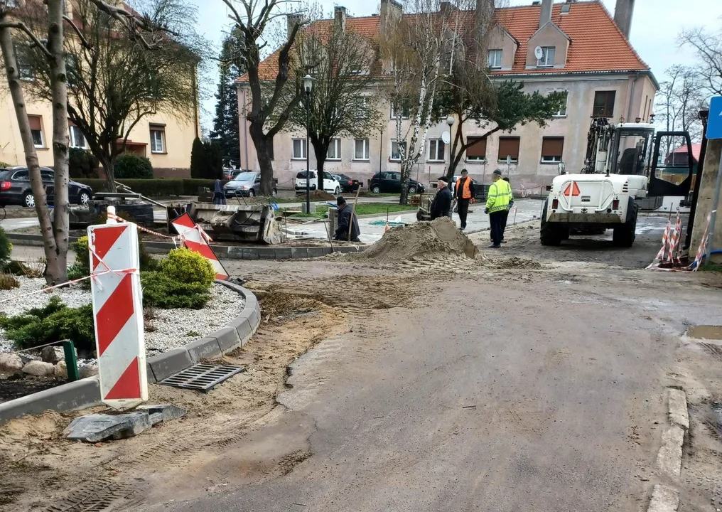 Trwają prace na osiedlu Wojska Polskiego w Pleszewie. Kiedy się zakończą? [ZDJĘCIA] - Zdjęcie główne