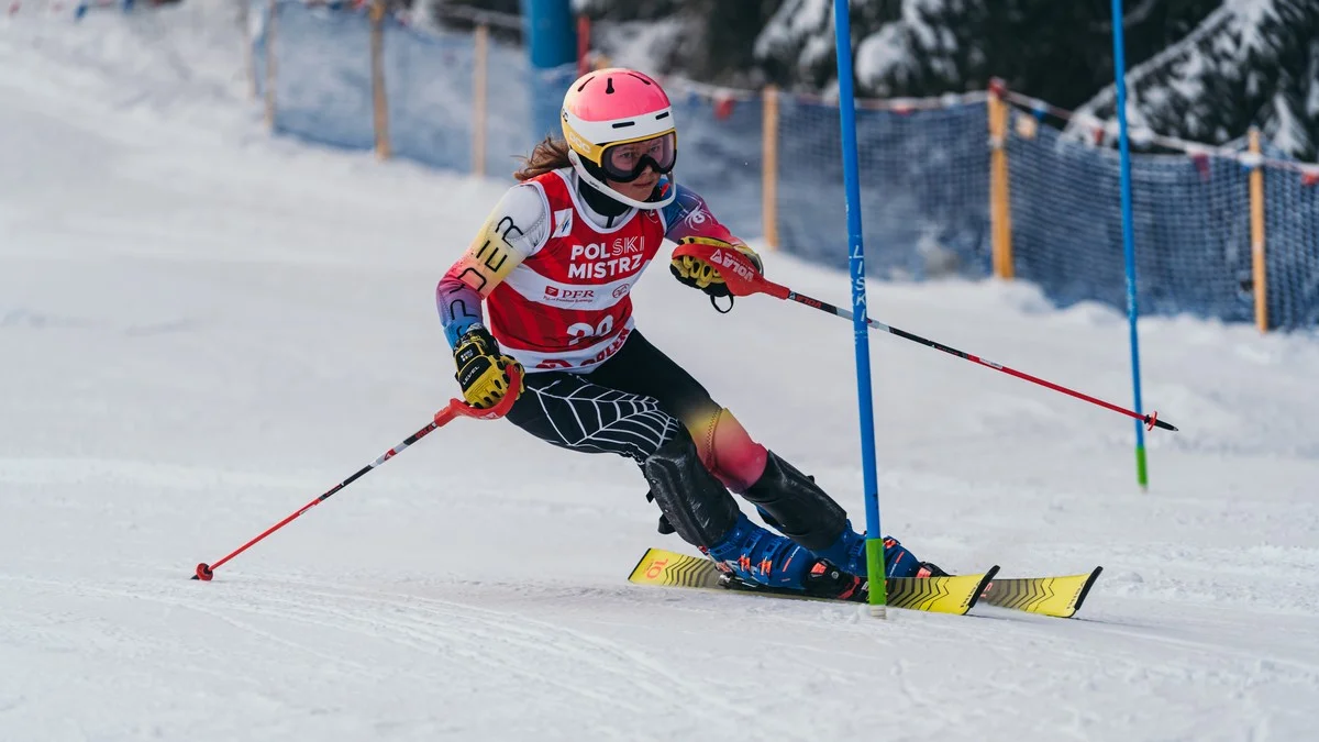 Iga, która śmiga aż miło. Wygrała w zawodach Młodzieżowego Pucharu Polski U14 [ZDJĘCIA] - Zdjęcie główne