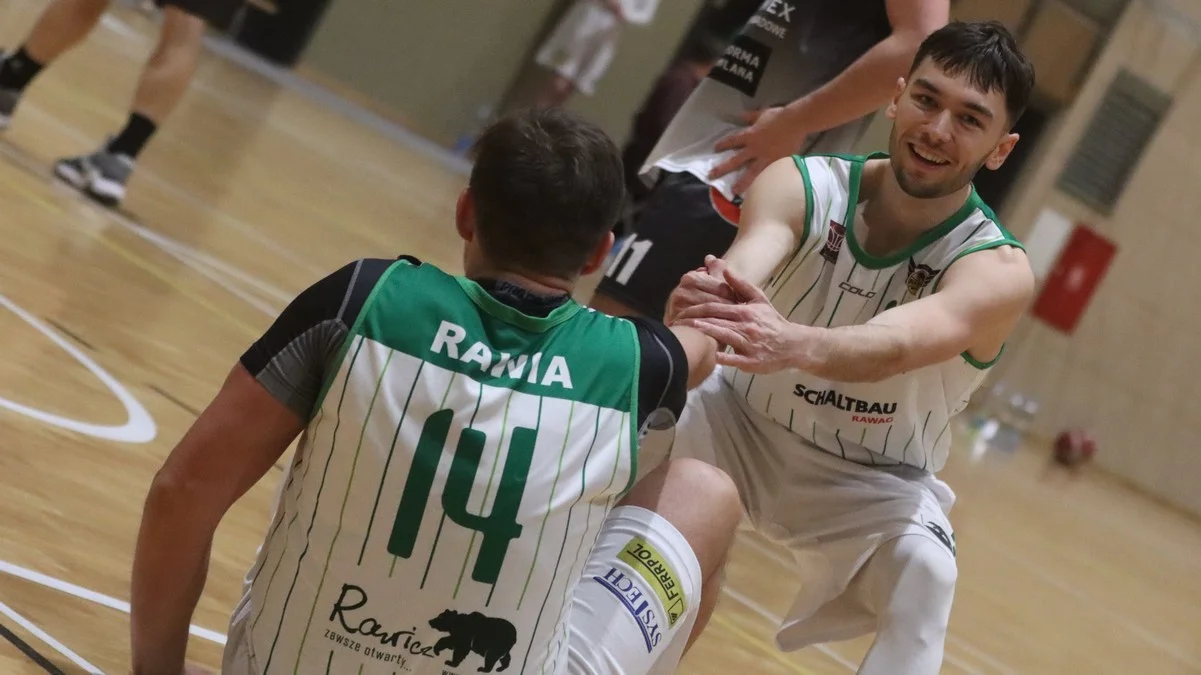 Rawicz. Radosny basket w "czwórce". Zwycięstwo Rawii [ZDJĘCIA] - Zdjęcie główne