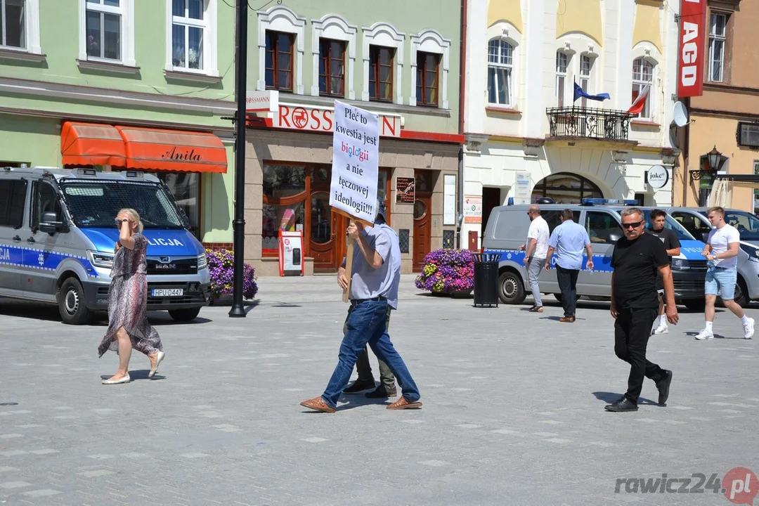 Marsz Równości i kontrmanifestacje w Rawiczu