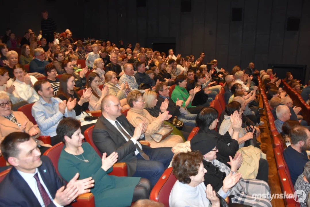 Gwarowe przedstawienie w Krobi - Grupa Teatralna "Na Fali"