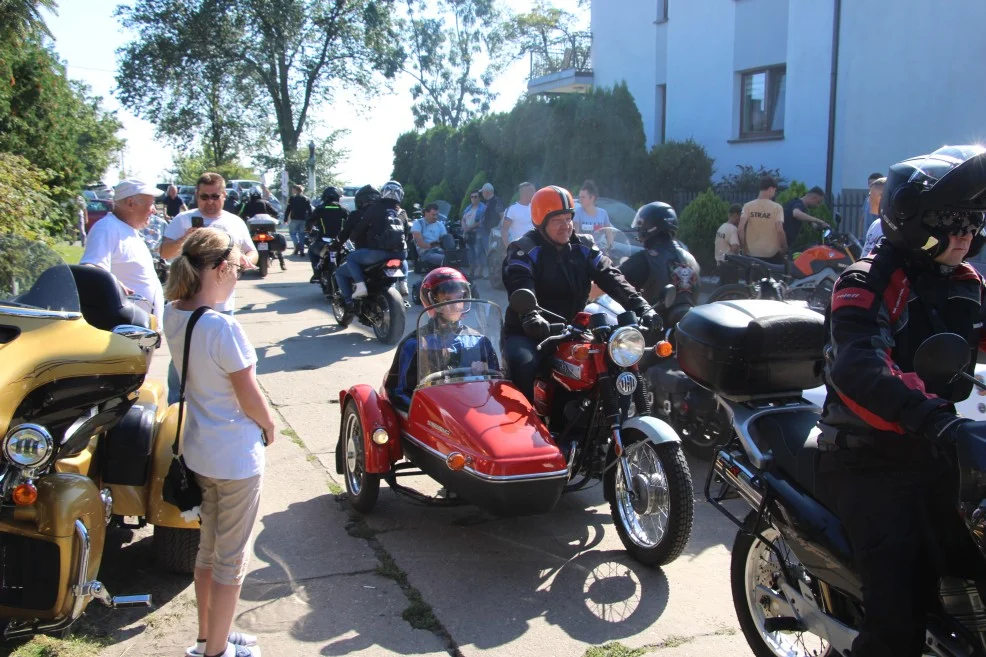 Moto Kuchary po raz 4. Do gminy Gołuchów zjechały motocykle z całego regionu [ZDJĘCIA] - Zdjęcie główne