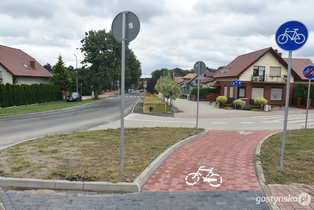 Otwarcie ulicy Drzęczewskiej w Piaskach i nowej świetlicy wiejskiej w Drzęczewie Drugim