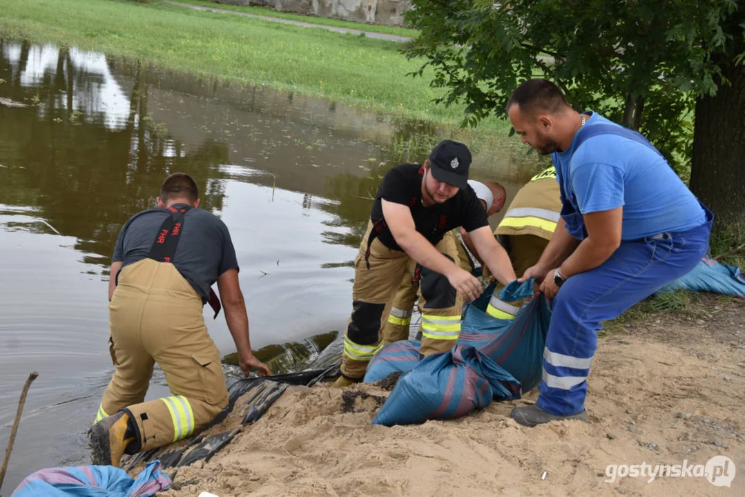 Kromolice pod wodą. Sztab Kryzysowy w Pogorzeli