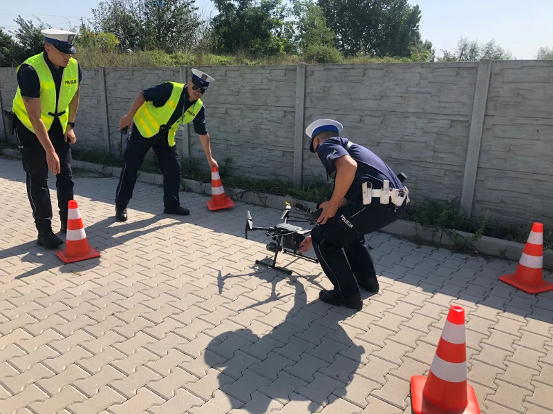 Policyjny dron monitorował zachowania kierowców w powiecie rawickim