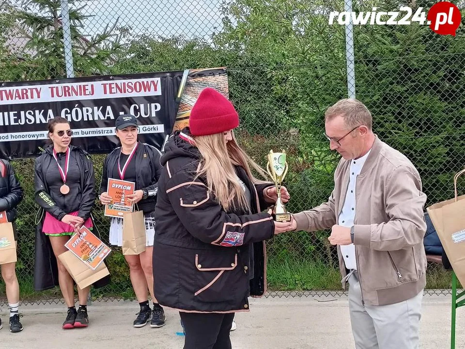 Tenis. Singiel kobiet i debel mężczyzn w Miejskiej Górce