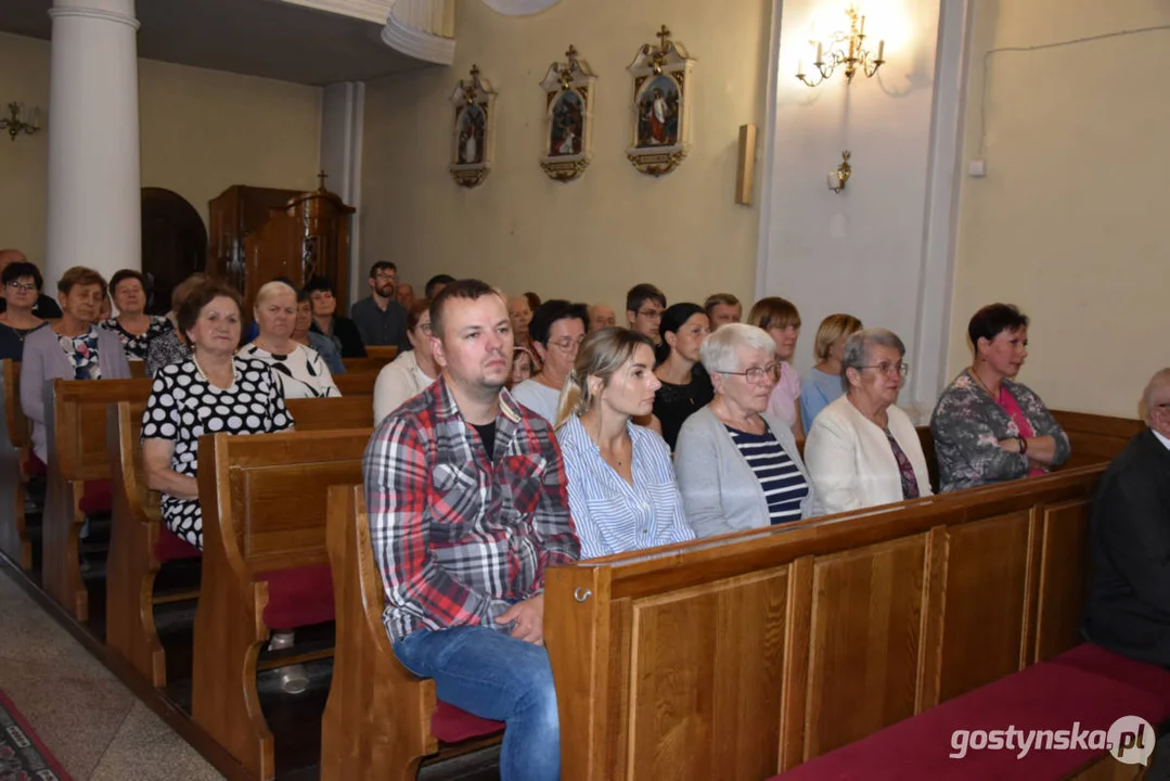 Pożegnanie proboszcza ks. Artura Michalaka w parafii pw. Świętej Trójcy w Zimnowodzie