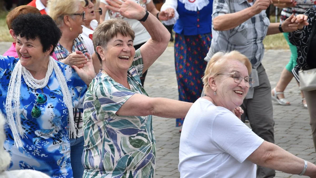 XXI Świętogórskie Spotkania Seniorów 2024. Na Świętą Górę zjechało się 1500 seniorów z trzech województw - Zdjęcie główne