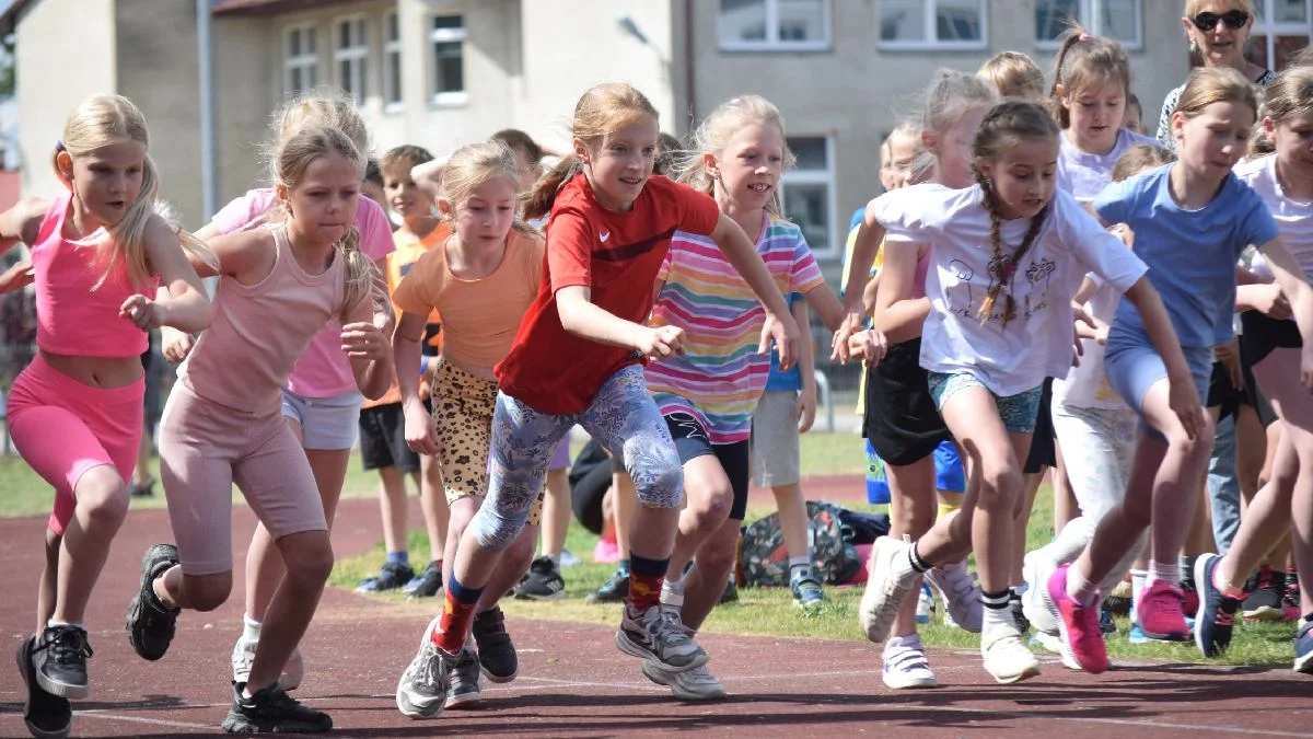 39. Mały Bieg im. bł. Edmunda Bojanowskiego w Piaskach 2024. Po raz pierwszy w historii dzieci startowały osobno - Zdjęcie główne