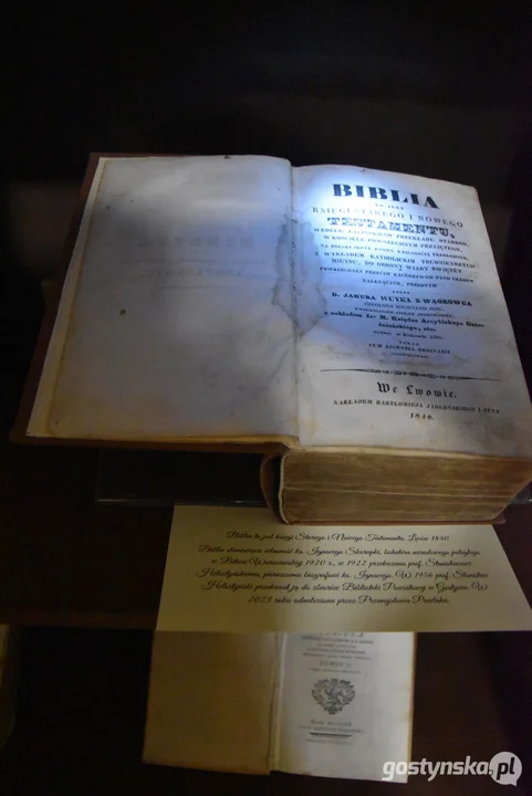 Biały kruk czyli Biblia znaleziona w bibliotece publicznej w Gostyniu