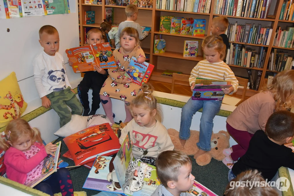 "Mała książka - wielki człowiek". Podsumowanie ogólnopolskiej kampanii w bibliotece w Gostyniu