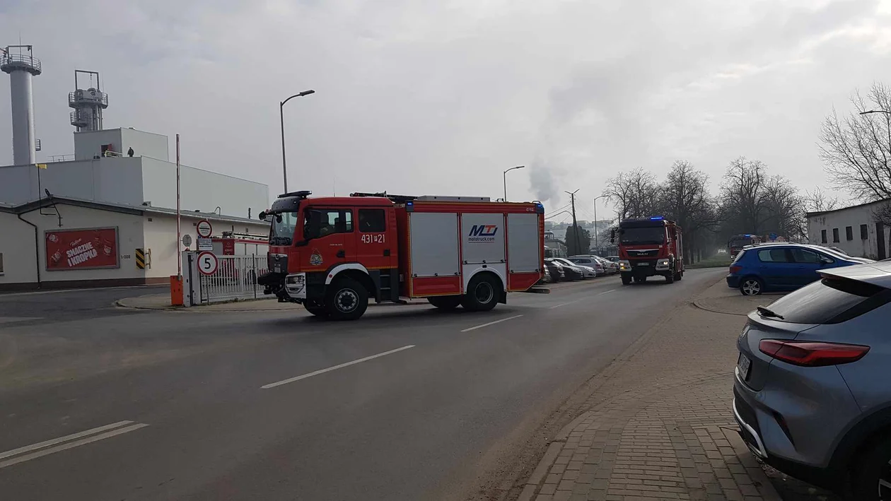 Ćwiczenia zastępów JRG oraz strażaków ochotników w zakładzie przetwórstwa spożywczego Pudliszkach