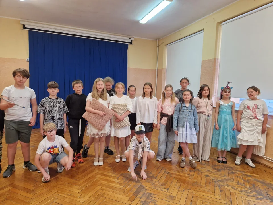 Uczniowie ze Zdun zamienili szkolne lekcje w teatr