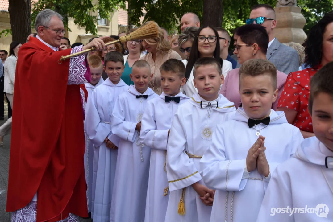 Uroczystość Pierwszej Komunii Świętej w parafii farnej w Gostyniu