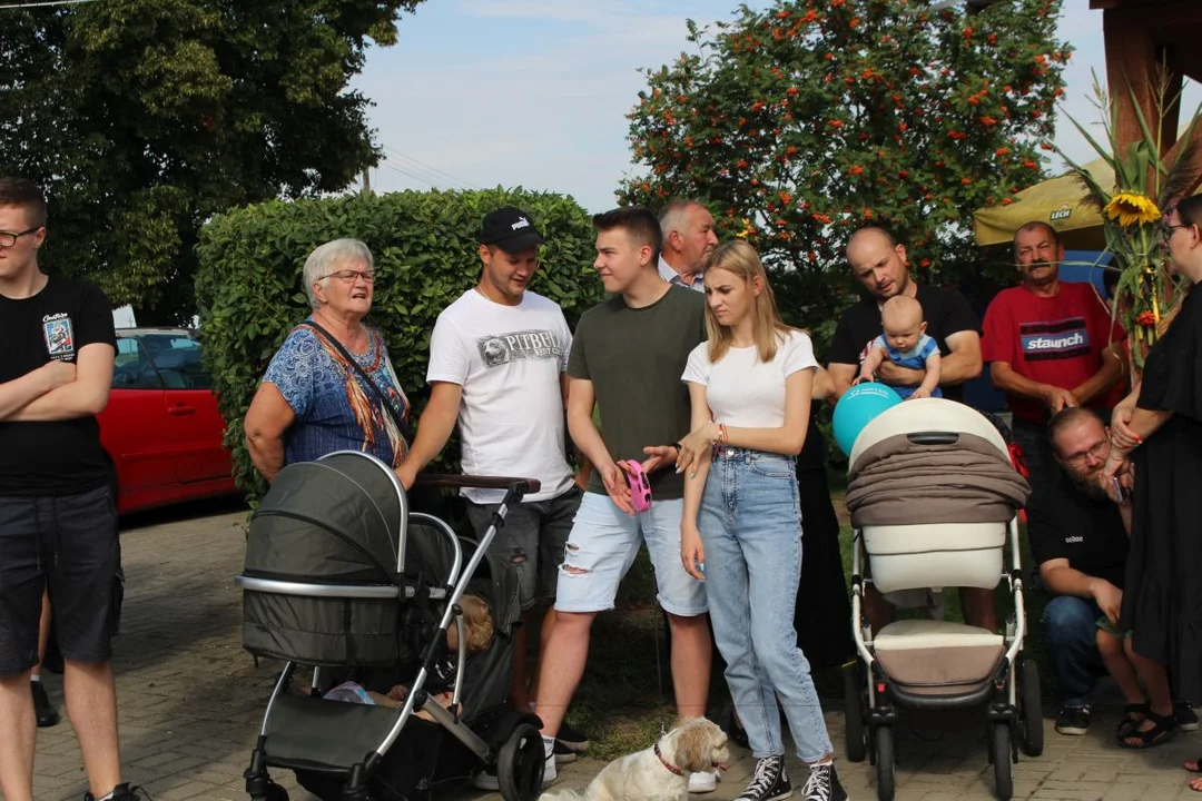 Tłumy na dożynkach wiejskich w Twardowie