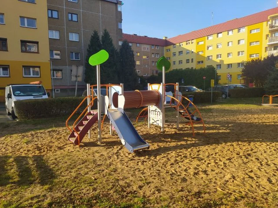 Spółdzielnia modernizuje place zabaw - Zdjęcie główne