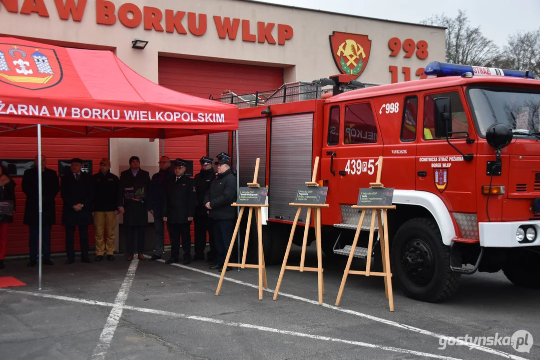 Wręczenie promes na zakup wozów strażackich dla 3 jednostek OSP: Borek Wlkp., Gola i Pogorzela