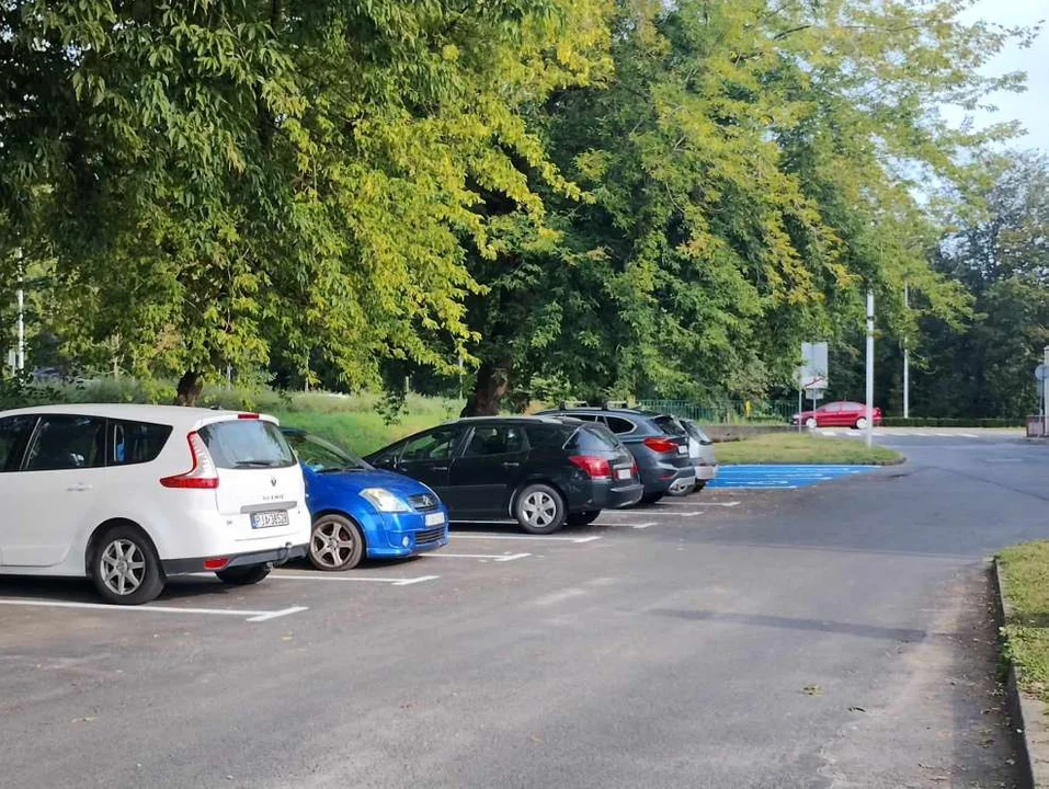 Parking przy ulicy św. Ducha w Jarocinie