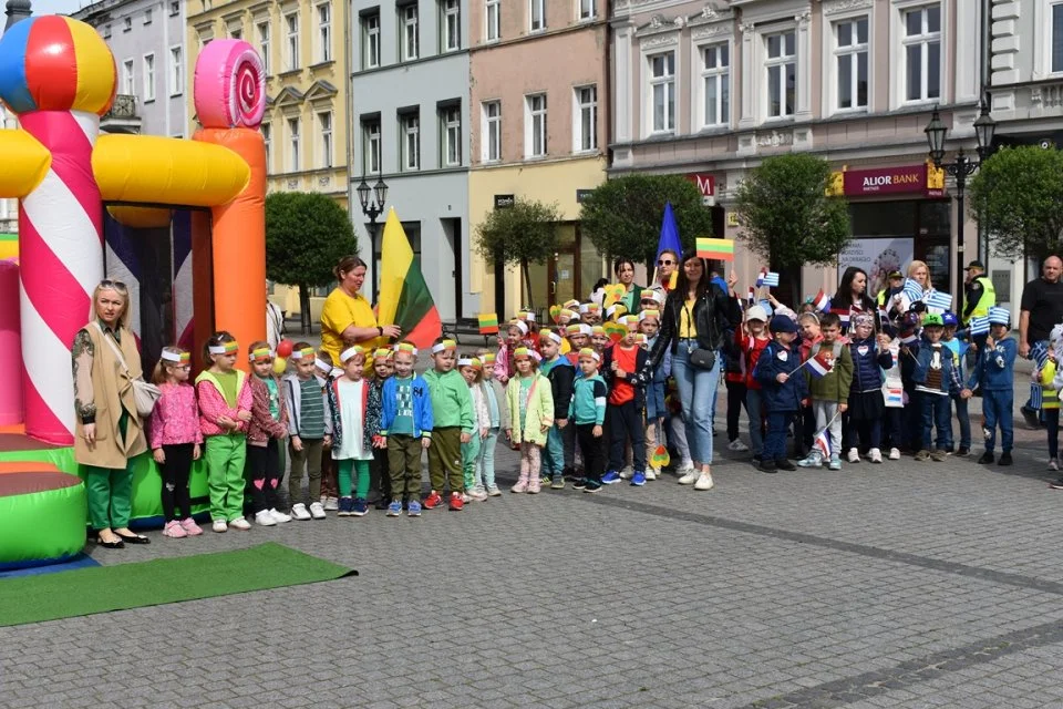 Krotoszyn. Miasteczko europejskie i pochód przedszkolaków