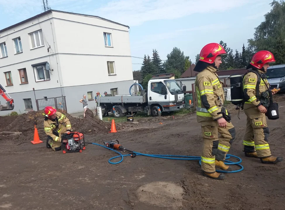 Krotoszyn. Uszkodzony rurociąg gazowy [ZDJĘCIA] - Zdjęcie główne