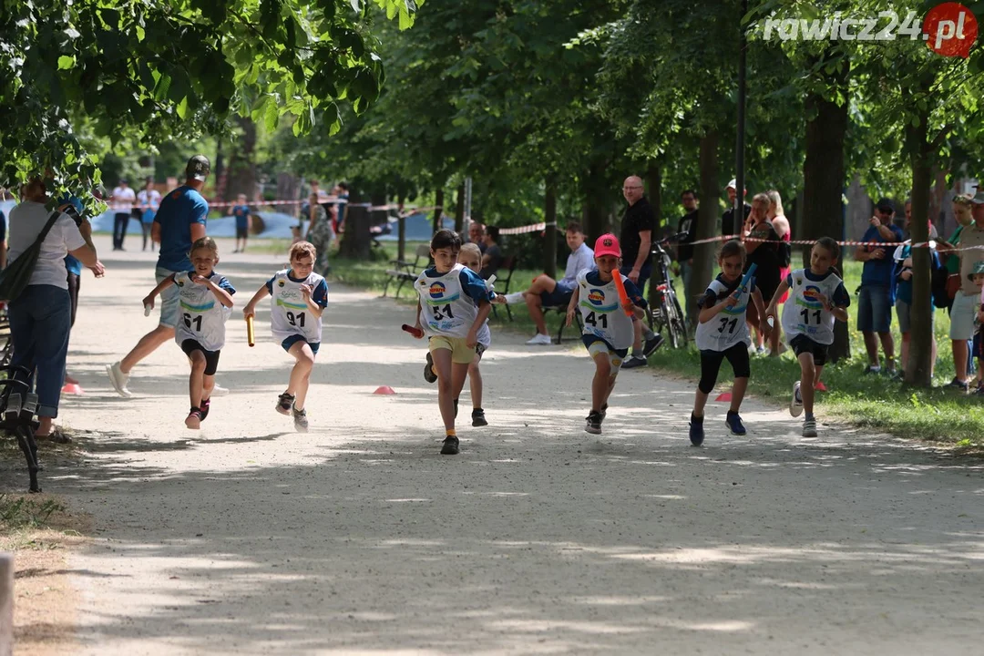 Sztafety szkolne w ramach 24h Rawickiego Festiwalu Sportu