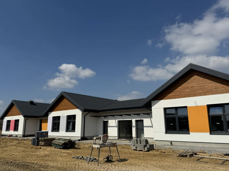 W Rozdrażewie powstaje przedszkole dla 100 dzieci. Nowy budynek już prawie gotowy [ZDJĘCIA]