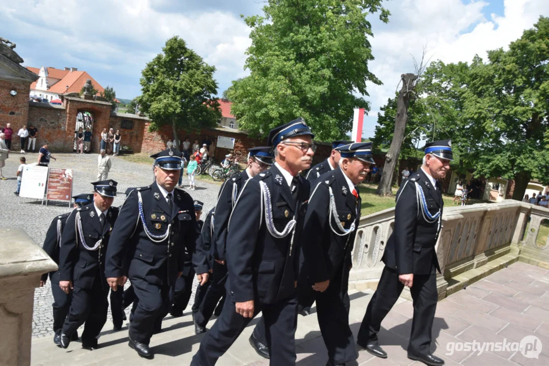 Pielgrzymka strażaków i rodzin strażackich na Świętą Górę. Zielone Świątki 2024 w powiecie gostyńskim