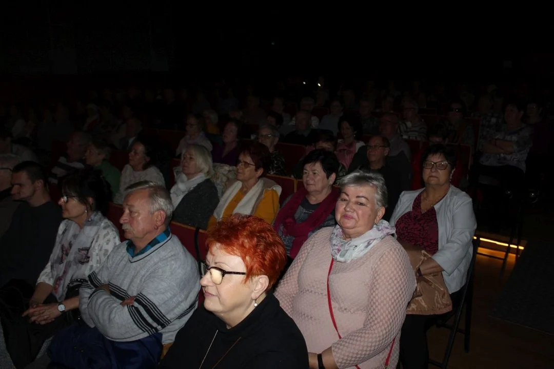 Andrzej Rosiewicz na występie z okazji 7. rocznicy działalności Domu Dziennego Senior+ w Jarocinie