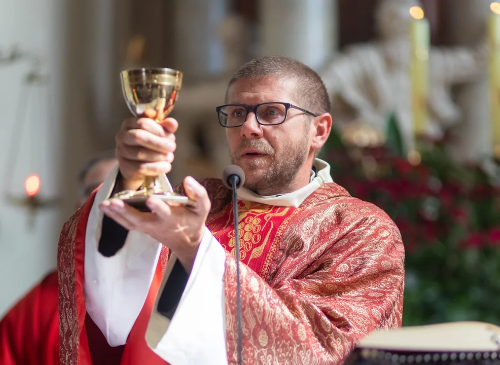 Ksiądz Dariusz Brylak, proboszcz parafii pw. Ścięcia Św. Jana Chrzciciela w Pleszewie