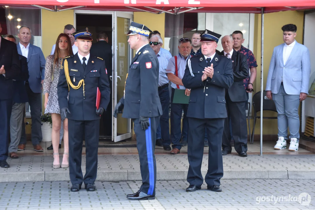 Przekazanie wozu strażackiego dla jednostki OSP w Pogorzeli