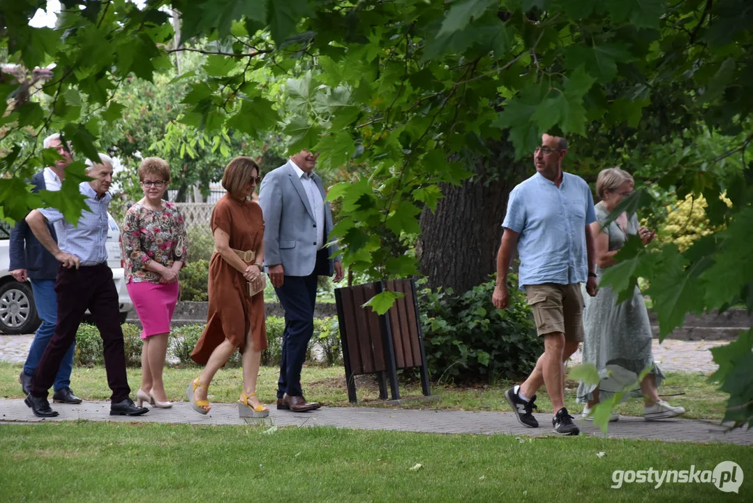 Odsłonięcie szyldu parku im. Adama Mickiewicza w Borku Wlkp.