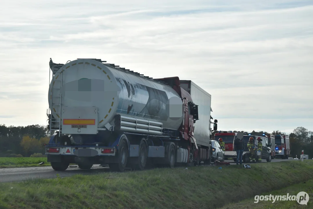 Kraksa na DK12 (obwodnica Borku Wlkp.). Zderzenie 4 samochodów