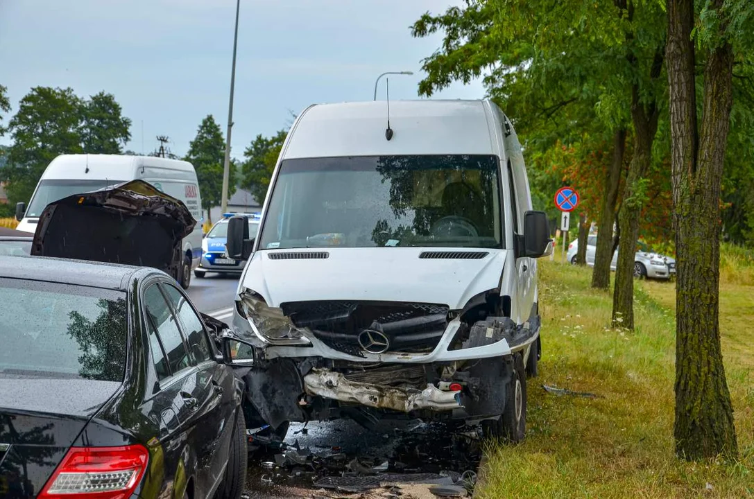 Zderzenie trzech aut ul. Powstańców Wlkp. Jarocin