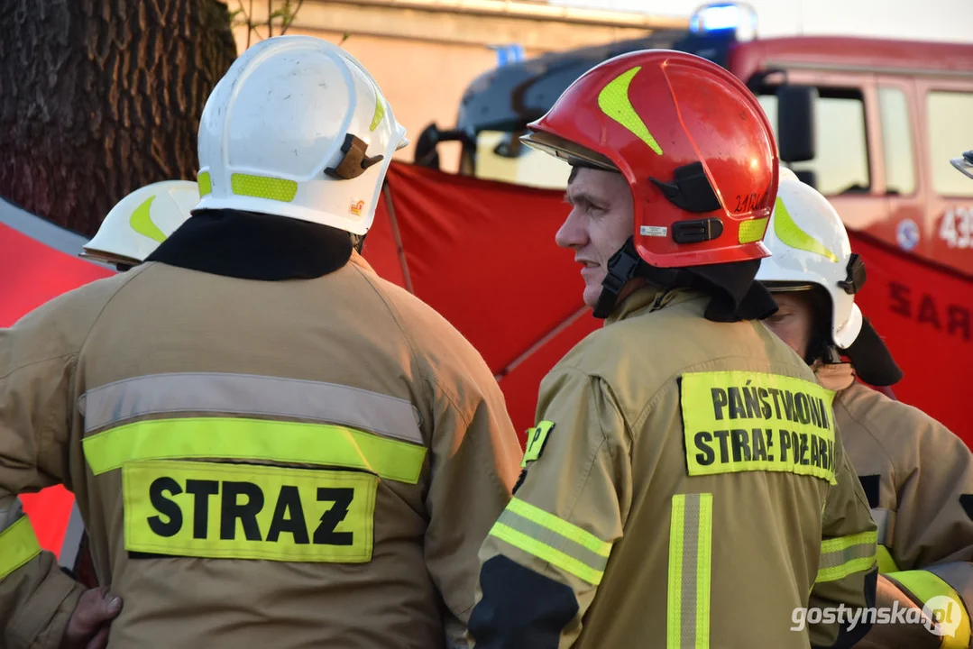 W Śmiłowie (gm. Poniec) nastolatek uderzył w słup osobówką