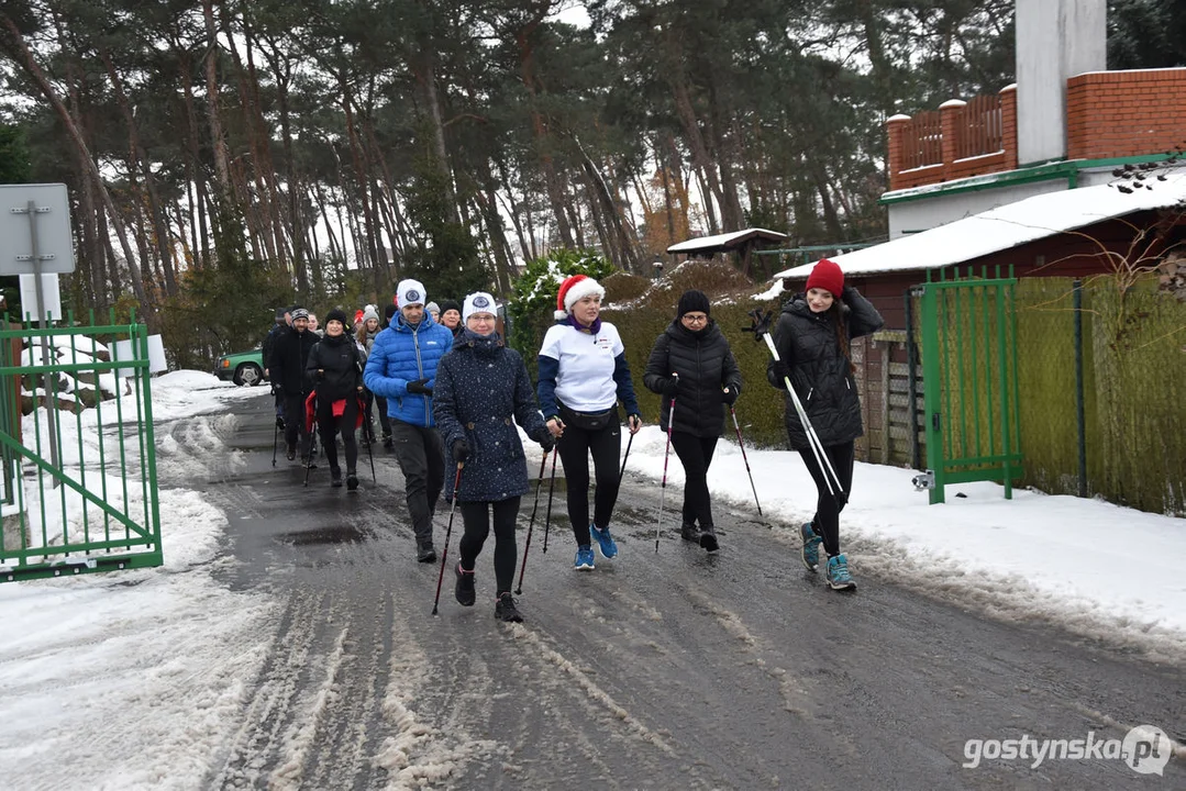 Mikołajkowy Charytatywny Marsz Nordic Walking „Idziemy dla Julki”