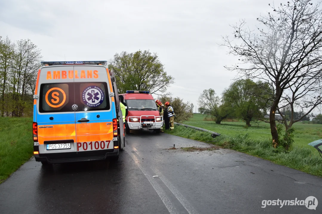 Kolizja w Łęce Małej, w pobliżu Maciejewa. Samochód w rowie