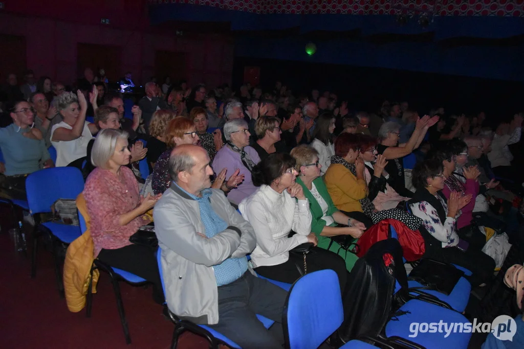 Gostyń. Koncert Grażyny Łobaszewskiej na scenie GOK Hutnik