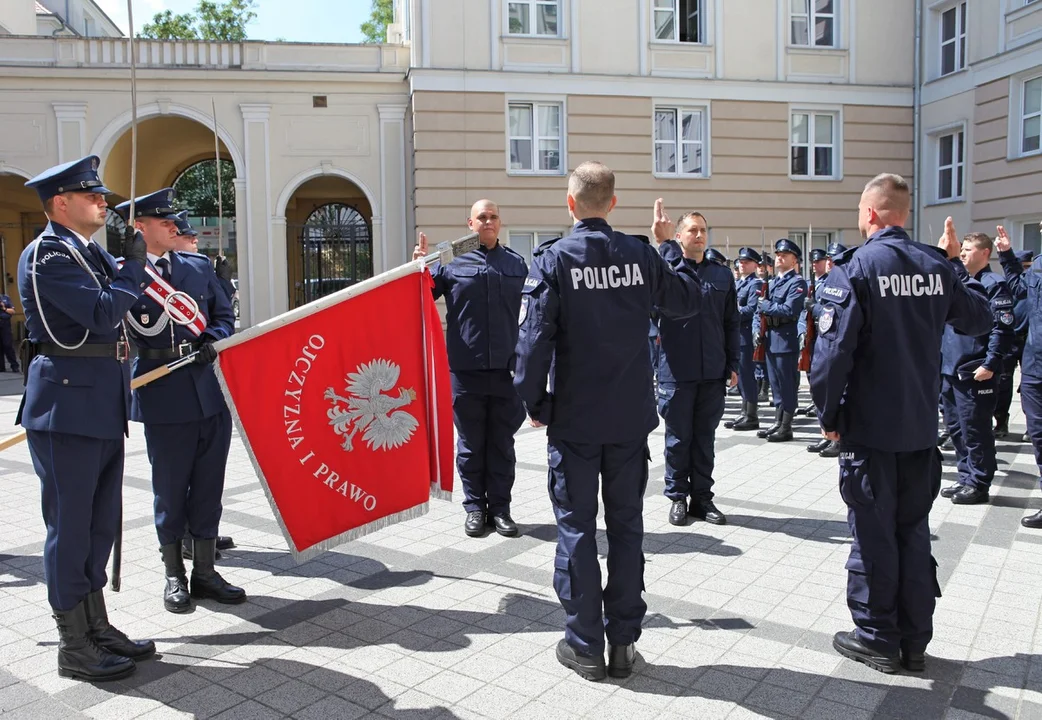 Ślubowanie nowych policjantów