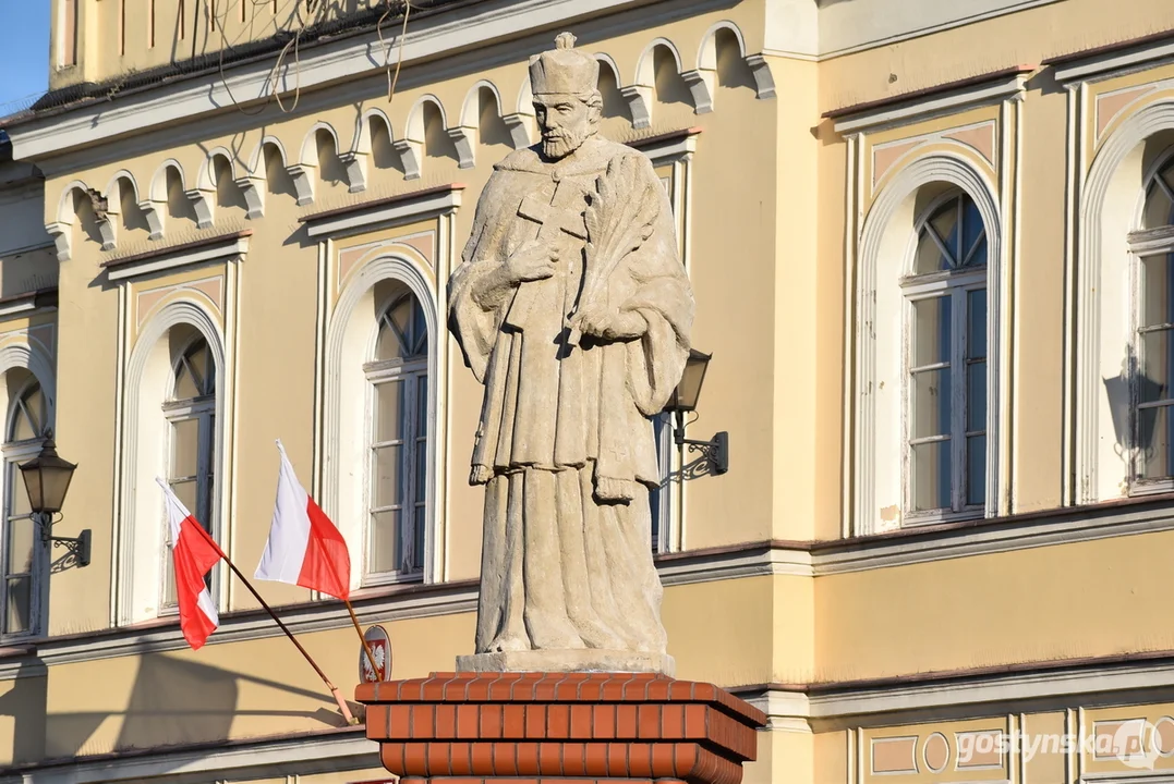 Odbudowa pomnika św. Jana Nepomucena na rynku w Krobi