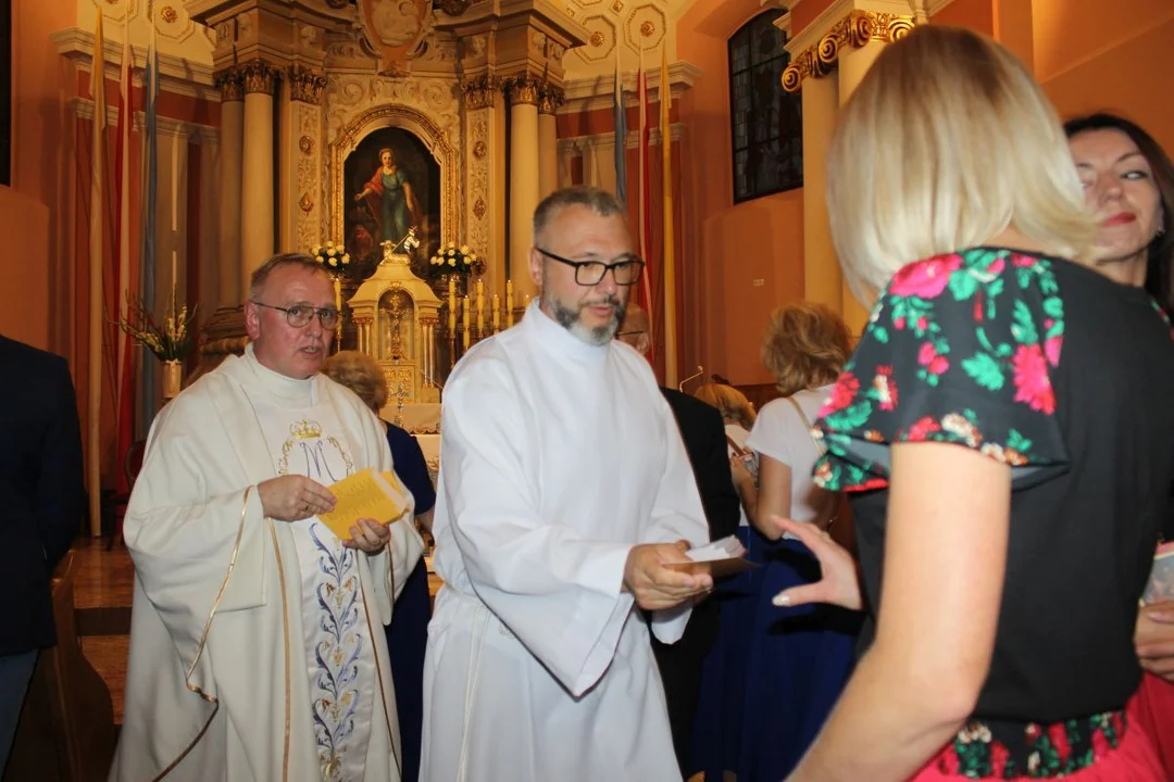 Uroczystość Matki Bożej Cieleckiej w parafii św. Małgorzaty w Cielczy z zawierzeniem KGW z gminy Jarocin