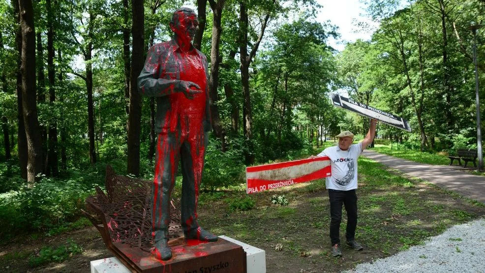Happening przy pomniku profesora Jana Szyszki [ZDJĘCIA, WIDEO] - Zdjęcie główne